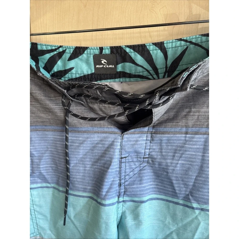 Rip Curl Mens 32 Waist Swim Trunks Board Shorts Surfing Multicolor Stripe Pocket
